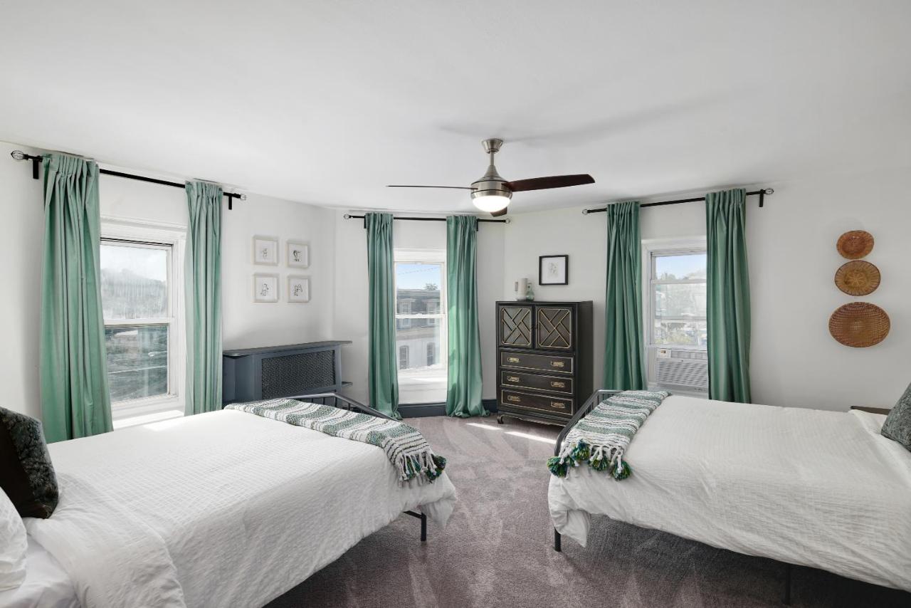 Modern Parisian In The Heart Of Manayunk Apartment
