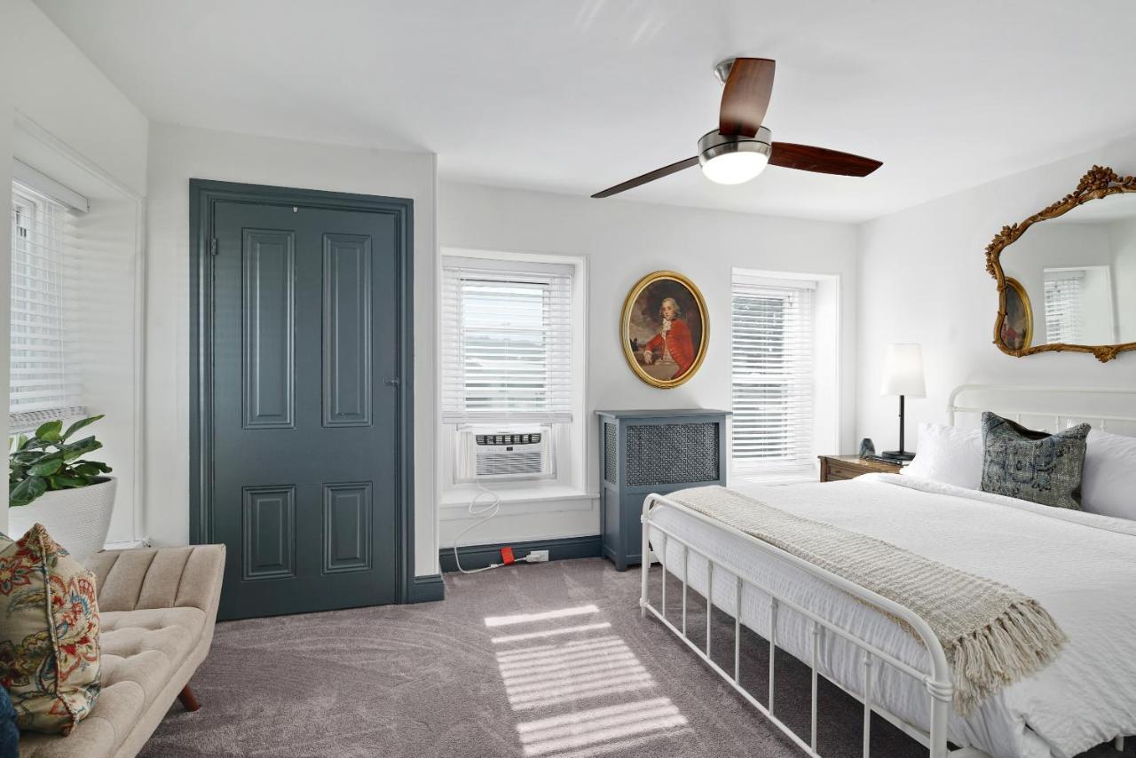 Modern Parisian In The Heart Of Manayunk * Philadelphia