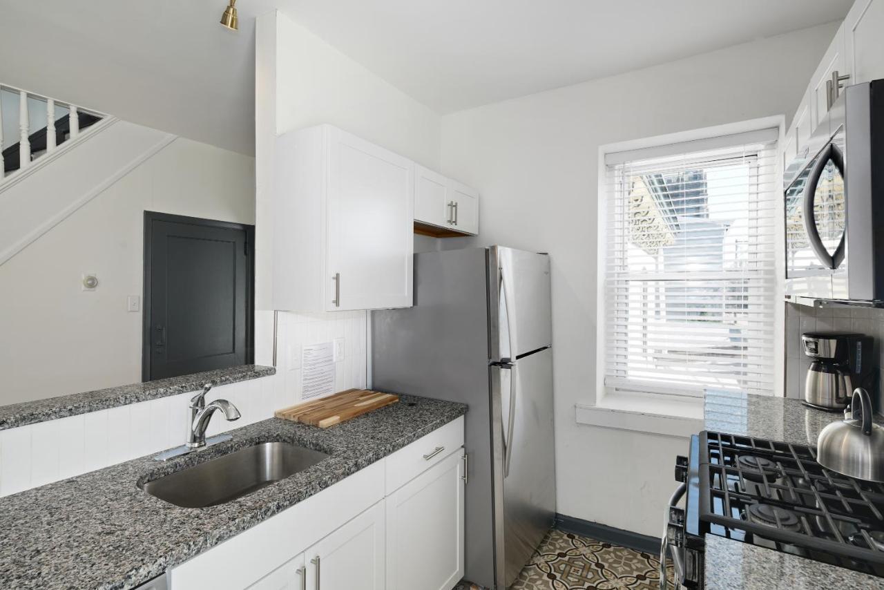 Modern Parisian In The Heart Of Manayunk Apartment *